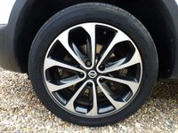 USED 2013 13 NISSAN QASHQAI 1.6 360 5d 117 BHP www.suffolkcarcentre.co.uk - Located at Ilketshall