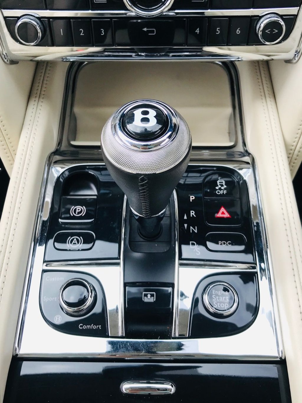 USED 2012 62 BENTLEY MULSANNE 6.8 V8 MDS 4d 505 BHP FULL BENTLEY SERVICE HISTORY --- MULLINER DRIVING SPEC ---