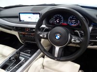 USED 2018 18 BMW X5 3.0 M50D (381 PS) AUTO XDRIVE + 7 SEATS + �&pound;20, 000 EXTRAS + NAV + HUD + COMFORT LEATHERS + PAN ROOF + LEDS + M PERFORMANCE KIT + 21 S + R/CAM + PARK + TINTS + E/BOOT 7 SEATS+LEDS+R/CAM+LEATHER+NAV+HUD+PANROOF+PERF KIT