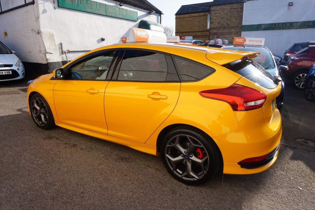 View our FORD FOCUS