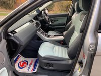 USED 2017 67 LAND ROVER RANGE ROVER EVOQUE 2.0 TD4 HSE DYNAMIC 5d 177 BHP HUGE SPECIFICATION - HUGE SAVING ON LIST PRICE WHEN NEW OVER &pound;45000.00 - INDUS SILVER METALLIC- GREY/BLACK FULL LEATHER INTERIOR - 1 FORMER KEEPER HAVING COVERED ONLY 19,550 MILES FROM BRAND NEW