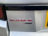 USED 2017 67 LAND ROVER RANGE ROVER EVOQUE 2.0 TD4 HSE DYNAMIC 5d 177 BHP HUGE SPECIFICATION - HUGE SAVING ON LIST PRICE WHEN NEW OVER &pound;45000.00 - INDUS SILVER METALLIC- GREY/BLACK FULL LEATHER INTERIOR - 1 FORMER KEEPER HAVING COVERED ONLY 19,550 MILES FROM BRAND NEW