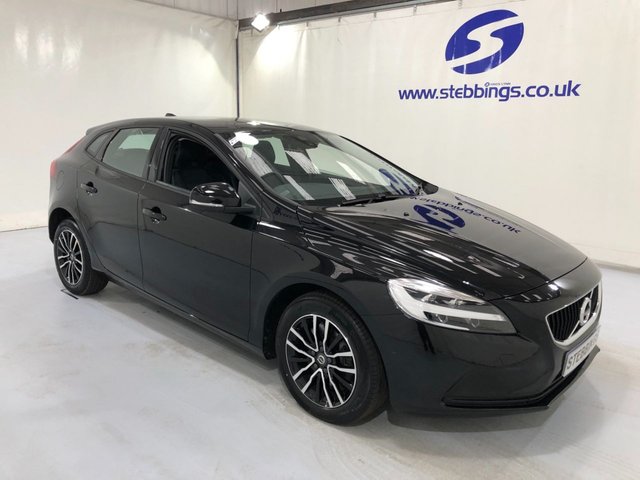 2018 68 VOLVO V40 1.5 T2 MOMENTUM 5d 121 BHP