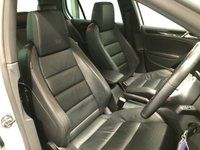USED 2009 59 VOLKSWAGEN GOLF 2.0 GTI 5d 210 BHP Over &pound;4000 Factory Fit Extras