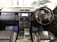 USED 2011 11 LAND ROVER RANGE ROVER 4.4 TDV8 VOGUE 5d 313 BHP * PARKING SENSORS WITH REVERSING CAMERA *  6 SERVICE STAMPS *  CRUISE CONTROL * HEATED LEATHER *