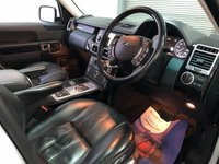 USED 2011 11 LAND ROVER RANGE ROVER 4.4 TDV8 VOGUE 5d 313 BHP * PARKING SENSORS WITH REVERSING CAMERA *  6 SERVICE STAMPS *  CRUISE CONTROL * HEATED LEATHER *