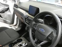 USED 2018 68 FORD FOCUS 1.0 TITANIUM 5d 124 BHP SAT NAV HEATED SEATS