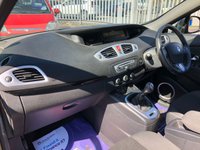 USED 2010 10 RENAULT SCENIC 1.5 DYNAMIQUE TOMTOM DCI 5d 105 BHP Low Mileage Family MPV with Sat Nav