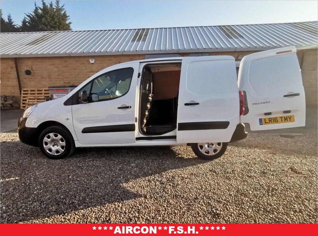 View our PEUGEOT PARTNER