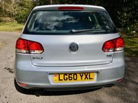 USED 2010 60 VOLKSWAGEN GOLF 1.2 S TSI DSG 5d AUTO 103 BHP ONLY 34,800 MILES //ONLY 2 OWNERS\\FRONT AND REAR PARK SENSORS\\13 AIRBAGS 'RARE LOW MILEAGE 1.2 TSI 103 BHP AUTO PETROL WITH BIG SPEC ////X7 SERVICE STAMPS//LUXURY PACK AND 13 AIRBAGS