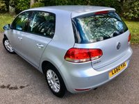 USED 2010 60 VOLKSWAGEN GOLF 1.2 S TSI DSG 5d AUTO 103 BHP ONLY 34,800 MILES //ONLY 2 OWNERS\\FRONT AND REAR PARK SENSORS\\13 AIRBAGS 'RARE LOW MILEAGE 1.2 TSI 103 BHP AUTO PETROL WITH BIG SPEC ////X7 SERVICE STAMPS//LUXURY PACK AND 13 AIRBAGS