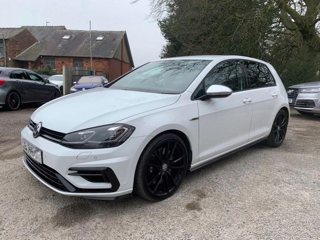 View our VOLKSWAGEN GOLF