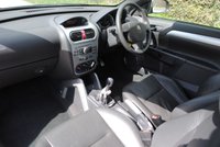USED 2006 56 VAUXHALL TIGRA 1.8 EXCLUSIV 16V 2d 125 BHP www.suffolkcarcentre.co.uk - Located at Ilketshall