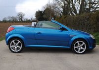 USED 2006 56 VAUXHALL TIGRA 1.8 EXCLUSIV 16V 2d 125 BHP www.suffolkcarcentre.co.uk - Located at Ilketshall