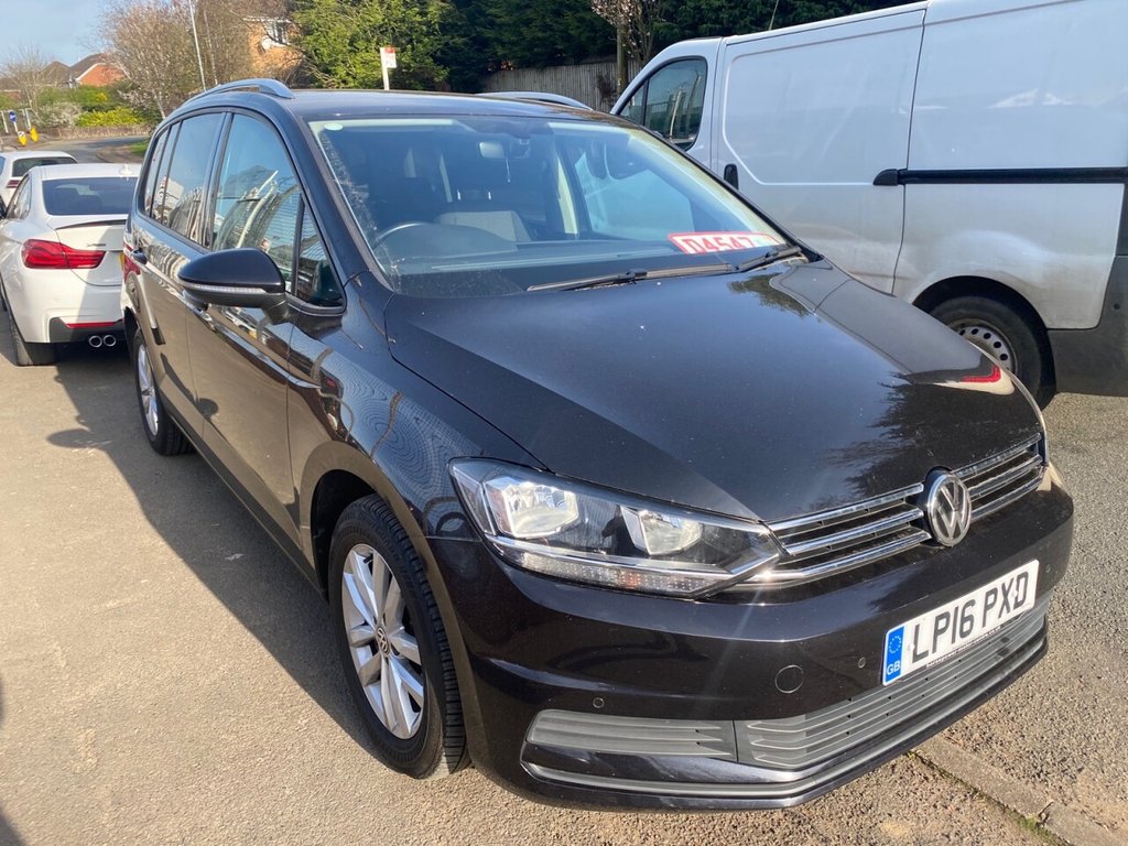 View our VOLKSWAGEN TOURAN