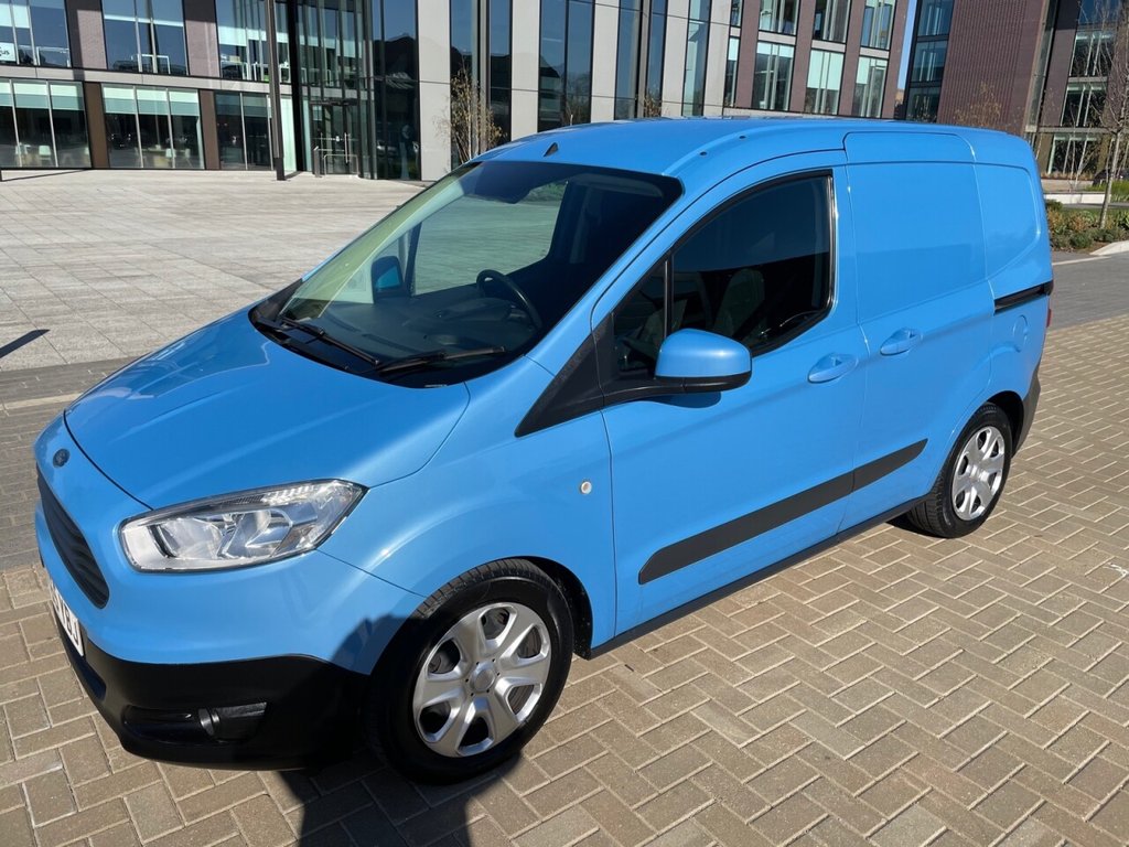 View our FORD TRANSIT COURIER