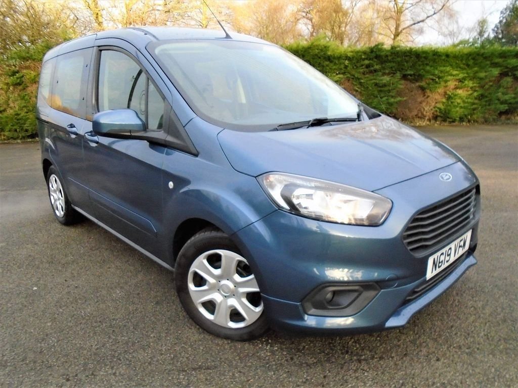View our FORD TOURNEO COURIER