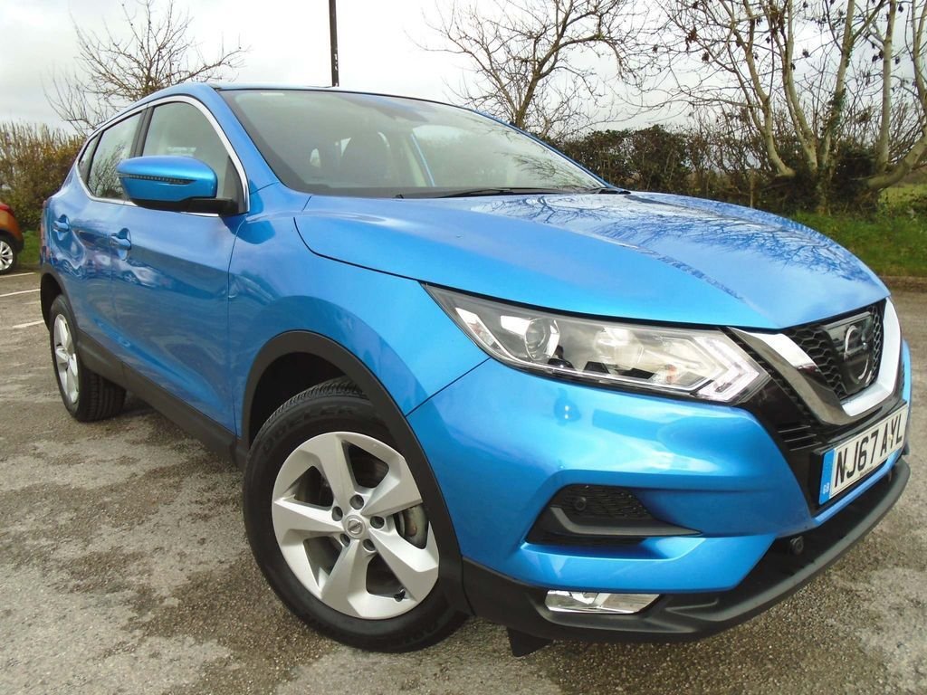 View our NISSAN QASHQAI