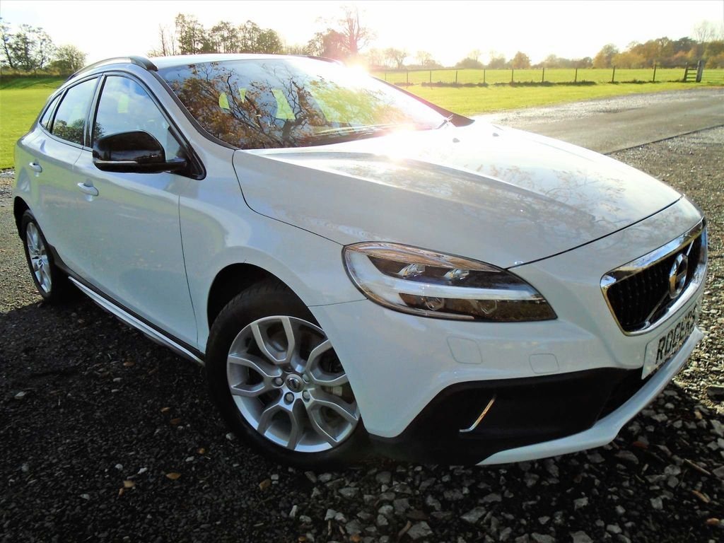 View our VOLVO V40