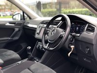 USED 2017 17 VOLKSWAGEN TIGUAN 2.0 SEL TDI BMT 5d 148 BHP 