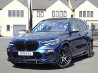 USED 2019 19 BMW X5 3.0 M50D (400 PS)  AUTO XDRIVE (S/S) 7 SEATS + �&pound;20K EXTRAS + CARBON FIBRE BODY KIT + NAV + SKY LOUNGE PANORAMIC ROOF + COMFORT INDIVIDUAL LEATHERS + HARMAN KARDON + HEAD UP + L.E.D.S + CAMERAS + AIR SUSPENSION 7S+PAN ROOF+360 CAM+LEDS+INDIVIDUAL LEATHER+NAV+HK