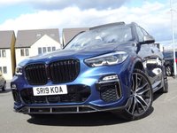 USED 2019 19 BMW X5 3.0 M50D (400 PS)  AUTO XDRIVE (S/S) 7 SEATS + �&pound;20K EXTRAS + CARBON FIBRE BODY KIT + NAV + SKY LOUNGE PANORAMIC ROOF + COMFORT INDIVIDUAL LEATHERS + HARMAN KARDON + HEAD UP + L.E.D.S + CAMERAS + AIR SUSPENSION 7S+PAN ROOF+360 CAM+LEDS+INDIVIDUAL LEATHER+NAV+HK