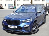 USED 2019 19 BMW X5 3.0 M50D (400 PS)  AUTO XDRIVE (S/S) 7 SEATS + �&pound;20K EXTRAS + CARBON FIBRE BODY KIT + NAV + SKY LOUNGE PANORAMIC ROOF + COMFORT INDIVIDUAL LEATHERS + HARMAN KARDON + HEAD UP + L.E.D.S + CAMERAS + AIR SUSPENSION 7S+PAN ROOF+360 CAM+LEDS+INDIVIDUAL LEATHER+NAV+HK