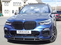 USED 2019 19 BMW X5 3.0 M50D (400 PS)  AUTO XDRIVE (S/S) 7 SEATS + �&pound;20K EXTRAS + CARBON FIBRE BODY KIT + NAV + SKY LOUNGE PANORAMIC ROOF + COMFORT INDIVIDUAL LEATHERS + HARMAN KARDON + HEAD UP + L.E.D.S + CAMERAS + AIR SUSPENSION 7S+PAN ROOF+360 CAM+LEDS+INDIVIDUAL LEATHER+NAV+HK