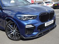USED 2019 19 BMW X5 3.0 M50D (400 PS)  AUTO XDRIVE (S/S) 7 SEATS + �&pound;20K EXTRAS + CARBON FIBRE BODY KIT + NAV + SKY LOUNGE PANORAMIC ROOF + COMFORT INDIVIDUAL LEATHERS + HARMAN KARDON + HEAD UP + L.E.D.S + CAMERAS + AIR SUSPENSION 7S+PAN ROOF+360 CAM+LEDS+INDIVIDUAL LEATHER+NAV+HK