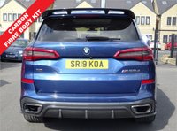 USED 2019 19 BMW X5 3.0 M50D (400 PS)  AUTO XDRIVE (S/S) 7 SEATS + �&pound;20K EXTRAS + CARBON FIBRE BODY KIT + NAV + SKY LOUNGE PANORAMIC ROOF + COMFORT INDIVIDUAL LEATHERS + HARMAN KARDON + HEAD UP + L.E.D.S + CAMERAS + AIR SUSPENSION 7S+PAN ROOF+360 CAM+LEDS+INDIVIDUAL LEATHER+NAV+HK