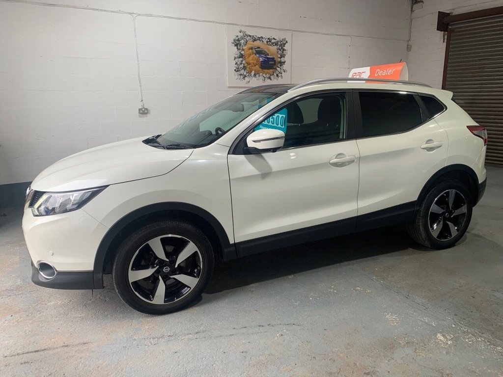 View our NISSAN QASHQAI