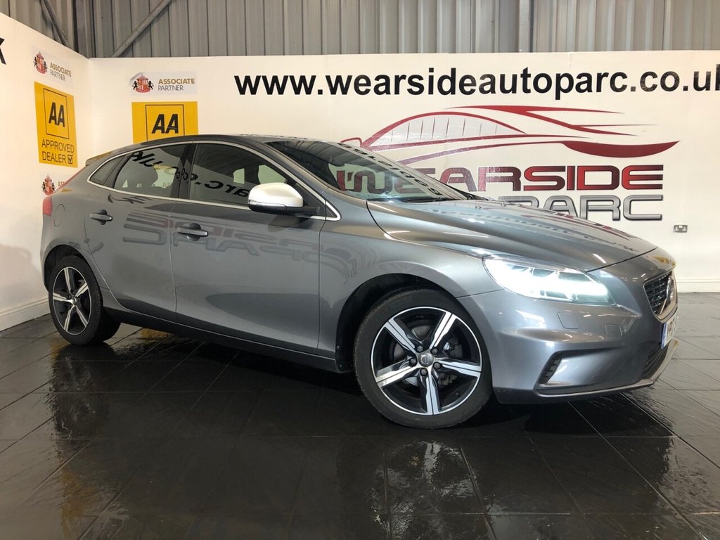 View our VOLVO V40