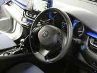 USED 2017 TOYOTA CHR 1.8 DYNAMIC 5d 122 BHP SAT NAV HEATED SEATS
