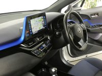 USED 2017 TOYOTA CHR 1.8 DYNAMIC 5d 122 BHP SAT NAV HEATED SEATS