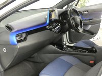 USED 2017 TOYOTA CHR 1.8 DYNAMIC 5d 122 BHP SAT NAV HEATED SEATS