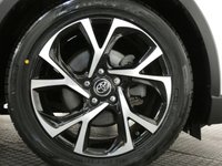 USED 2017 TOYOTA CHR 1.8 DYNAMIC 5d 122 BHP SAT NAV HEATED SEATS