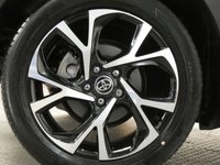 USED 2017 TOYOTA CHR 1.8 DYNAMIC 5d 122 BHP SAT NAV HEATED SEATS