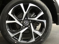 USED 2017 TOYOTA CHR 1.8 DYNAMIC 5d 122 BHP SAT NAV HEATED SEATS