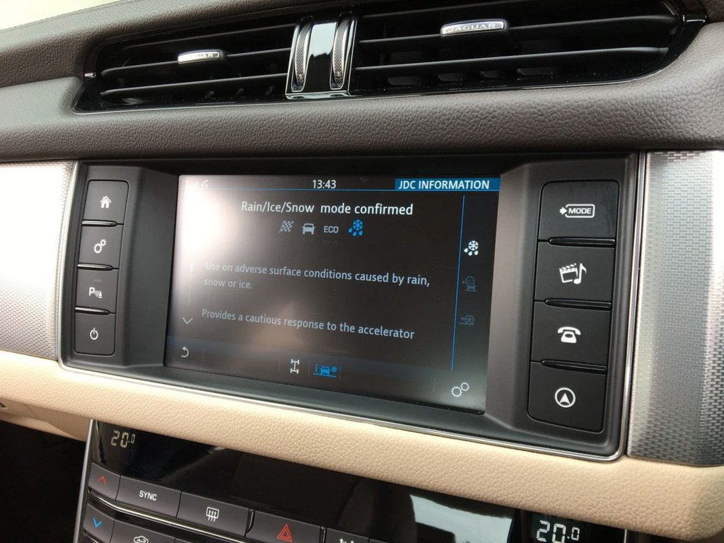 USED 2018 18 JAGUAR XF 2.0 D PRESTIGE AWD 4d 177 BHP CHEAP ROAD TAX - FINANCE AVAILABLE