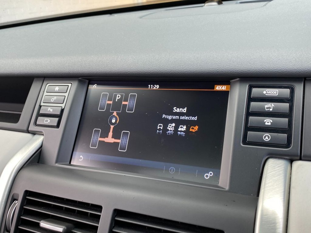 USED 2015 65 LAND ROVER DISCOVERY SPORT 2.0 TD4 HSE 5d 180 BHP 