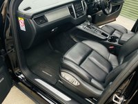 USED 2018 68 PORSCHE MACAN 3.0 D S PDK 5d 258 BHP F/P/S/H, Over &pound;11,k extras