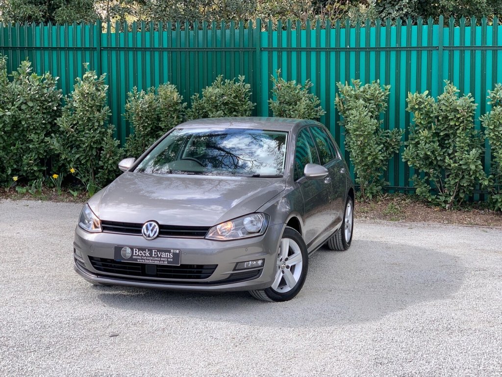 View our VOLKSWAGEN GOLF