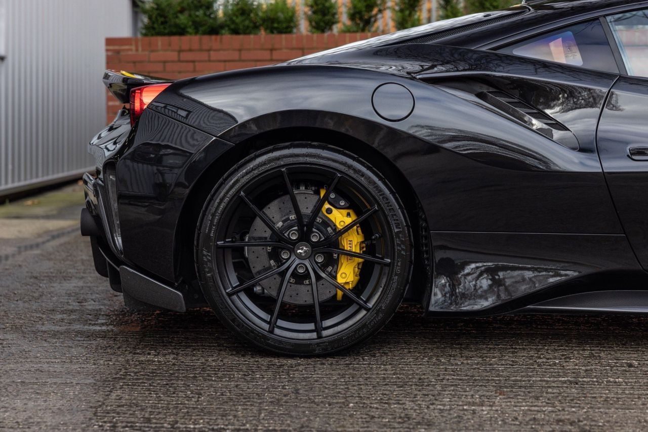 2019 69 FERRARI 488 PISTA 3.9T V8 F1 DCT (s/s) 2dr