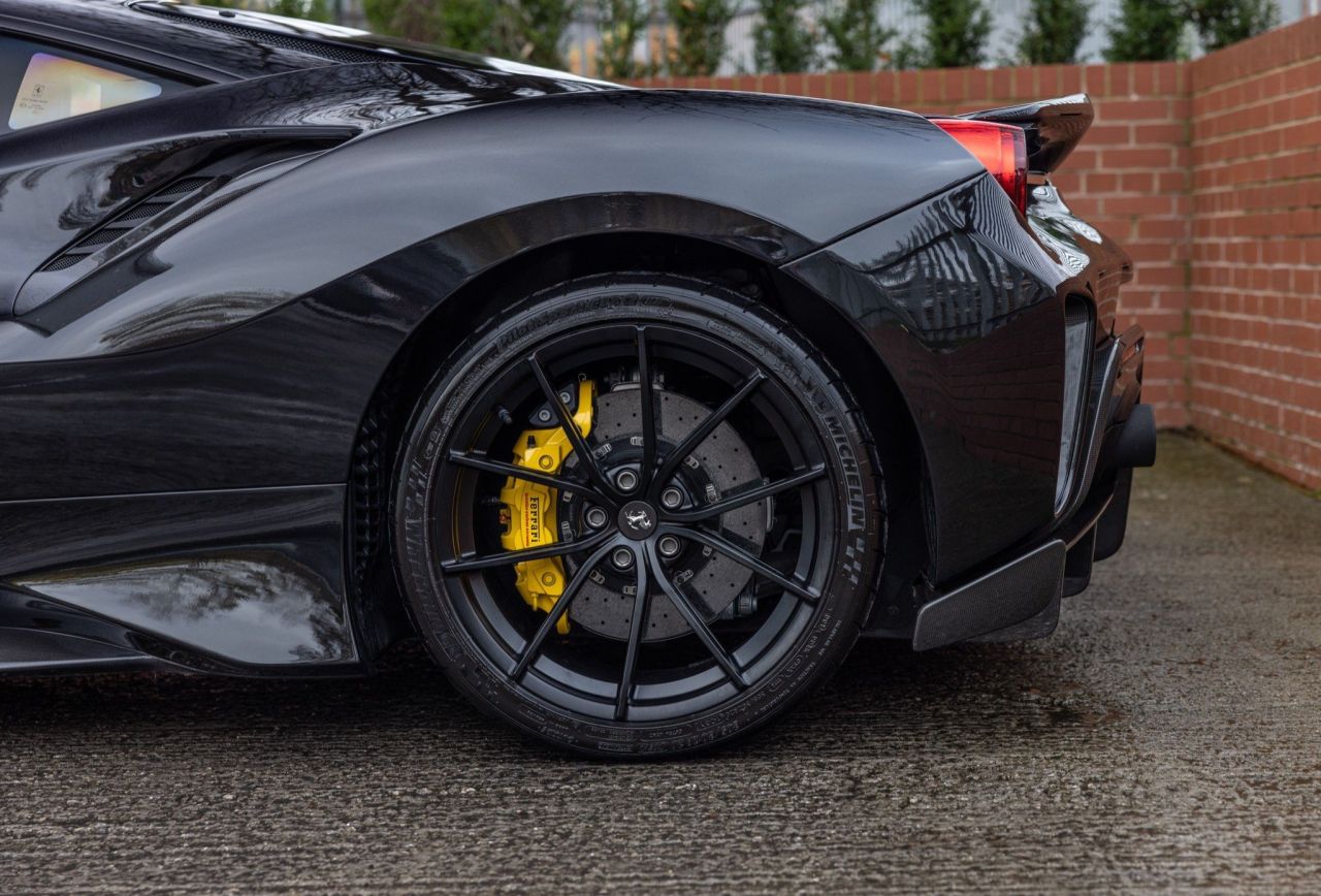 2019 69 FERRARI 488 PISTA 3.9T V8 F1 DCT (s/s) 2dr