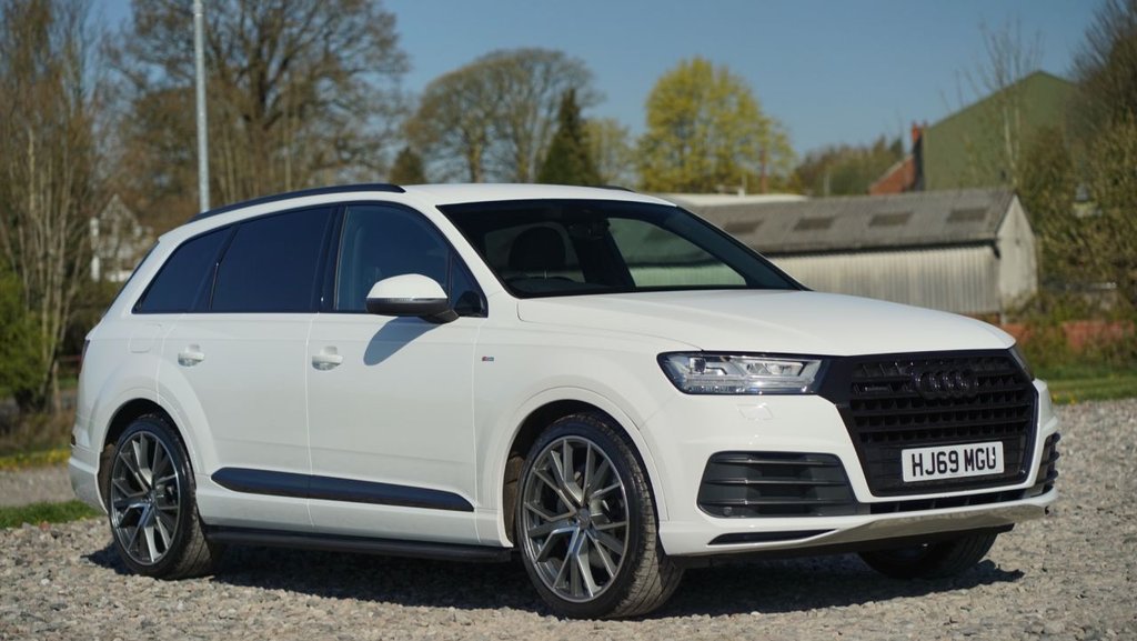 View our AUDI Q7