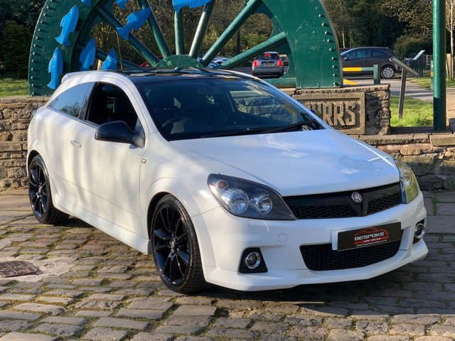 2010 55 Vauxhall Astra 2.0 VXR ARCTIC EDITION 3d 236 BHP