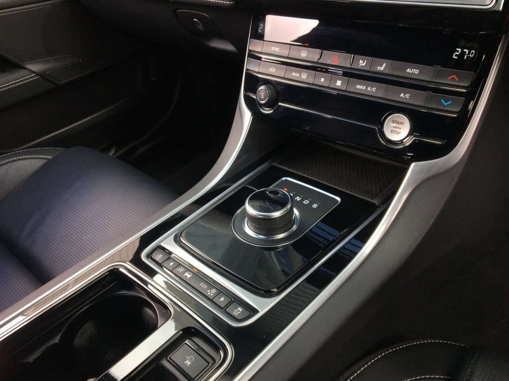 USED 2018 68 JAGUAR XE 2.0 D R-SPORT 4d 178 BHP 