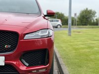 USED 2017 17 JAGUAR F-PACE 3.0 V6 S AWD 5d 296 BHP 4WD AUTO Black Pack Black/Red Leather