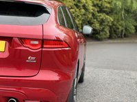 USED 2017 17 JAGUAR F-PACE 3.0 V6 S AWD 5d 296 BHP 4WD AUTO Black Pack Black/Red Leather