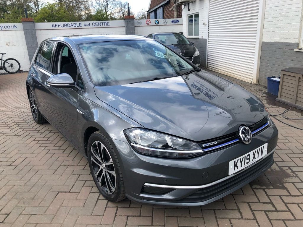 View our VOLKSWAGEN GOLF